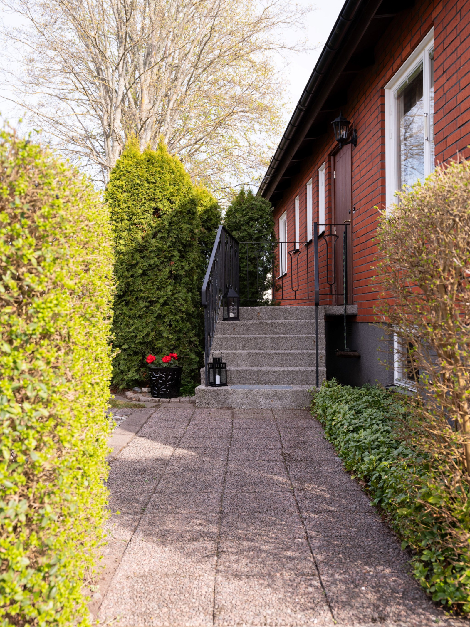 Nu tar vi en titt invändigt Sojdegatan 5