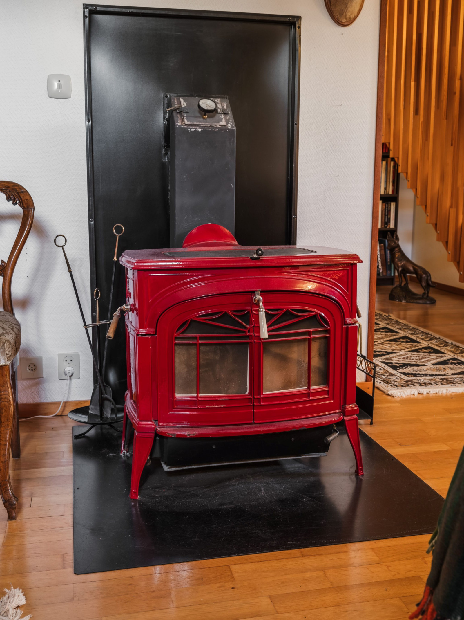 Källarvåning: Gillestuga med kamin Sojdegatan 5