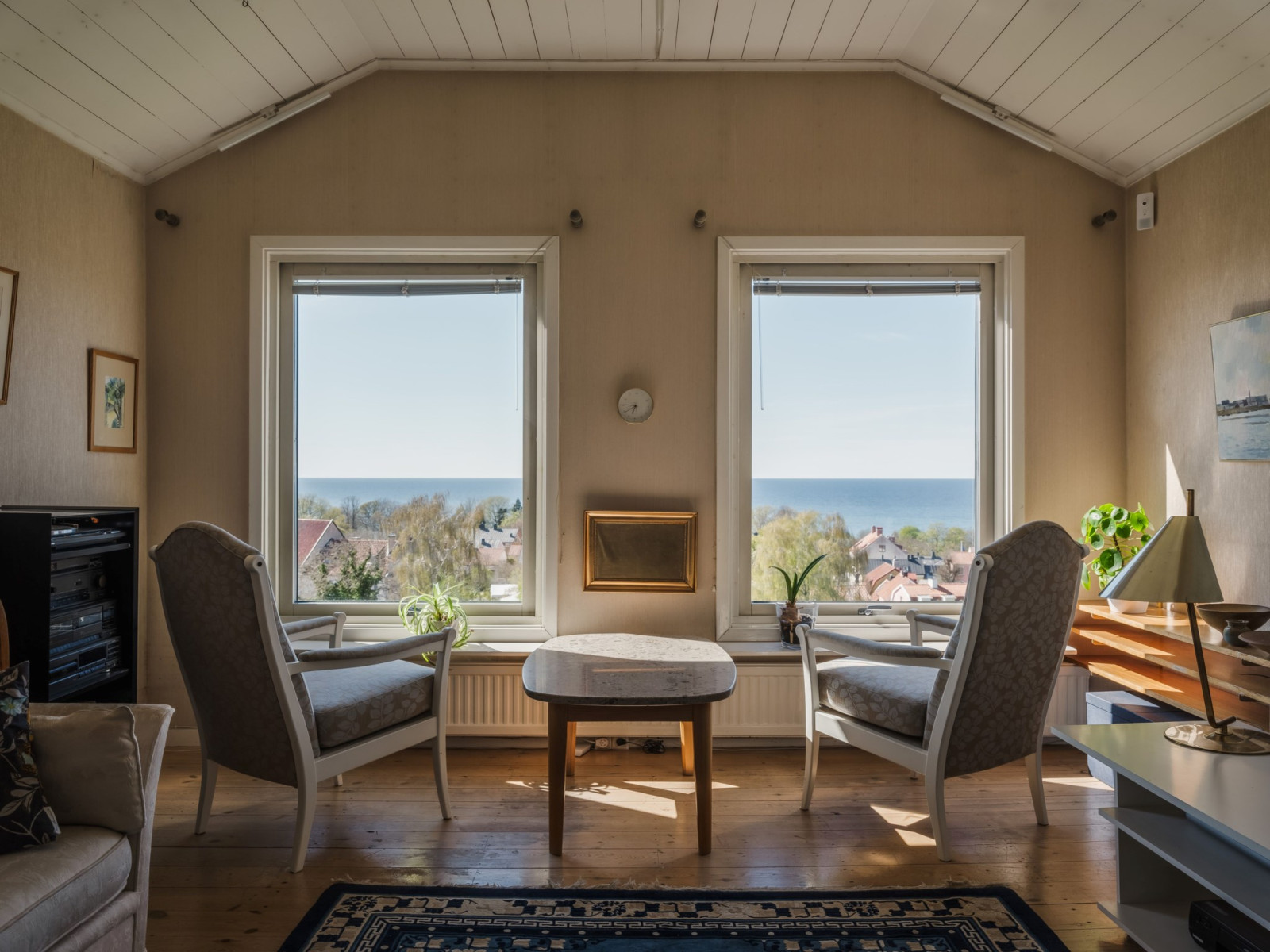 Rackarbacken 14, allrum/hall övre plan, med ännu bättre utsikt Rackarbacken 14