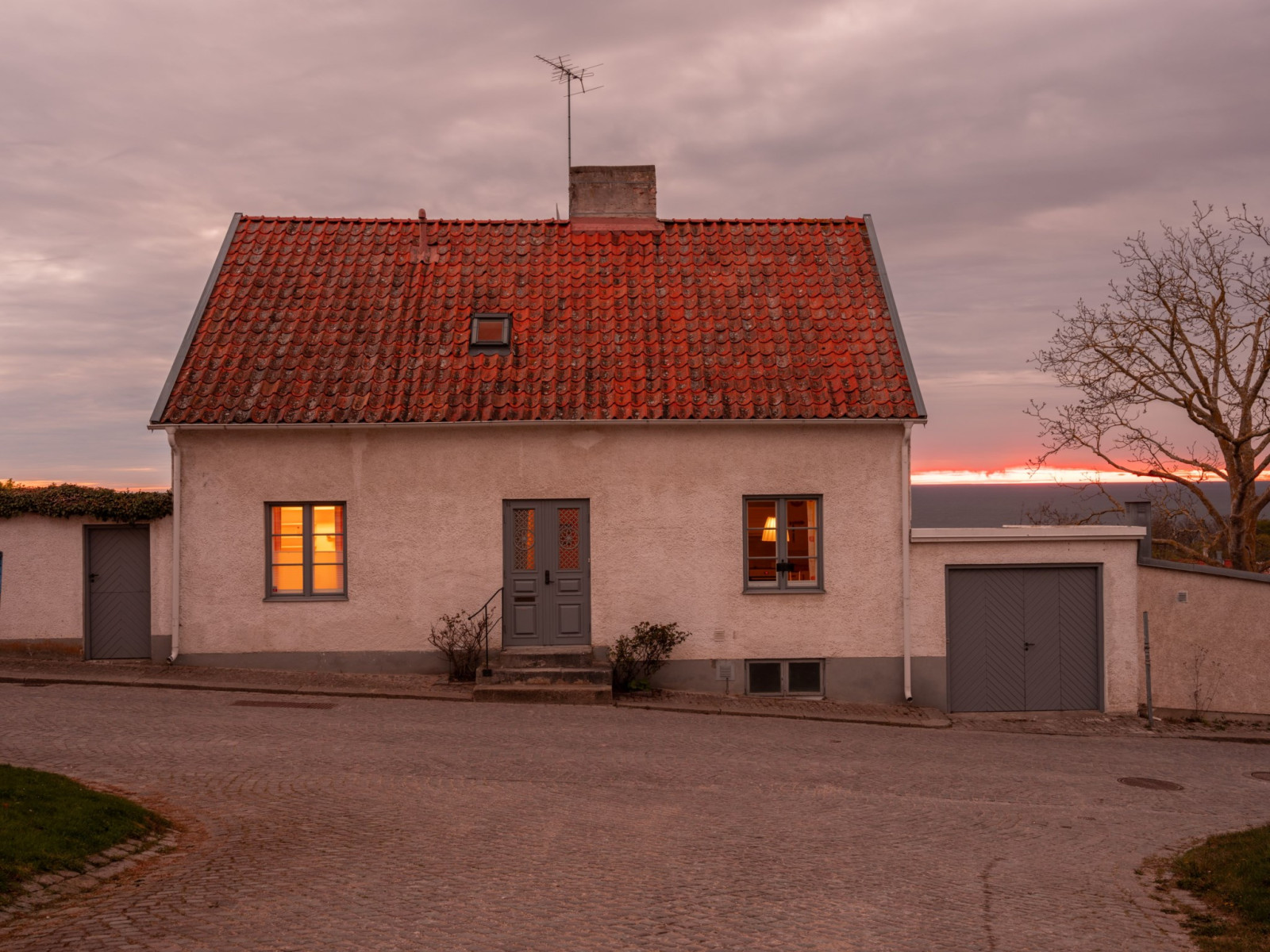 Rackarbacken i kvällsljus  Rackarbacken 14