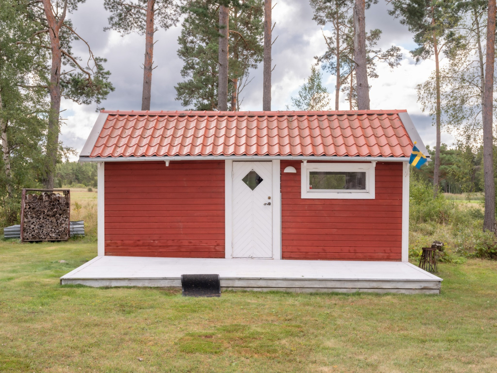Gäststuga med fyra bäddplatser Anga Hemmungs 384