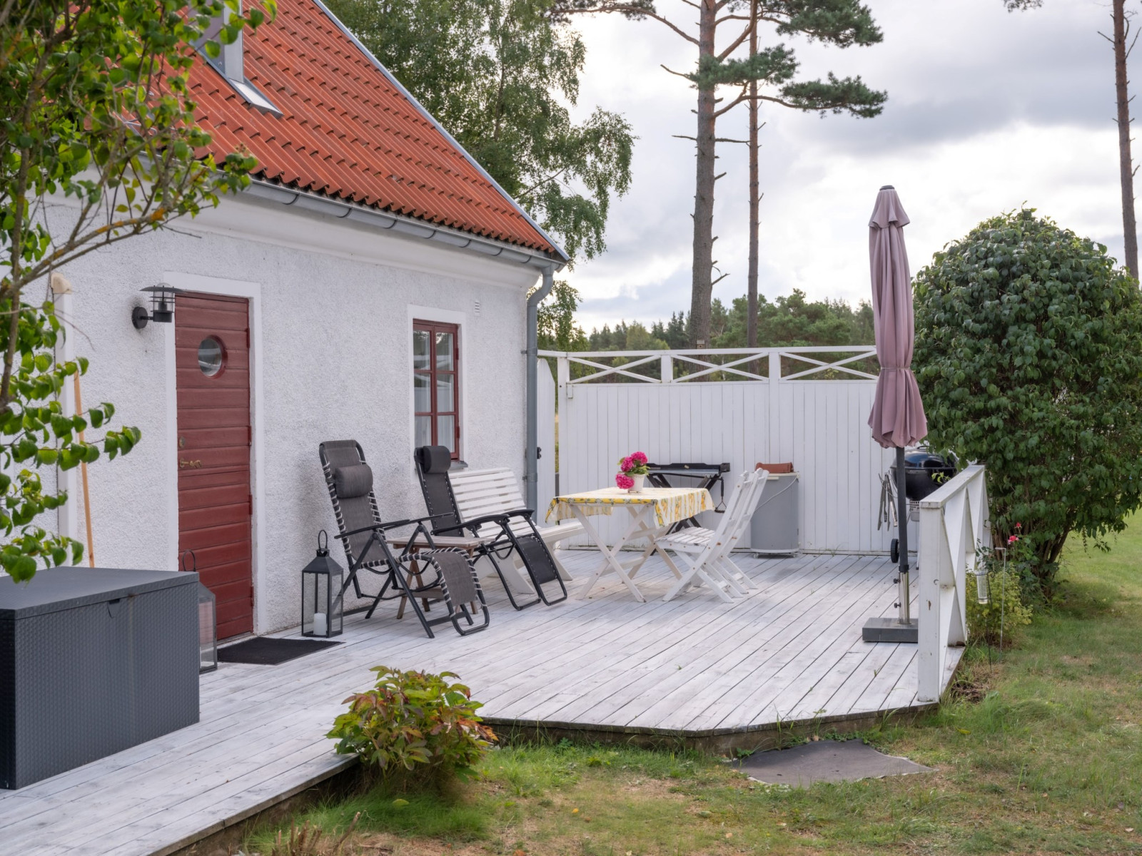 Terrass i västerläge om man vill ta till vara kvällssolen Anga Hemmungs 384