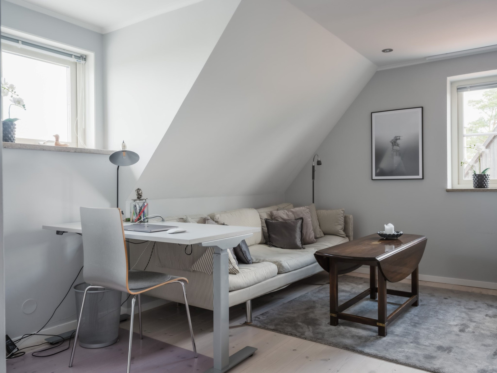 Kontor/sovrum (2) övre plan. Sanda Havsstigen 12