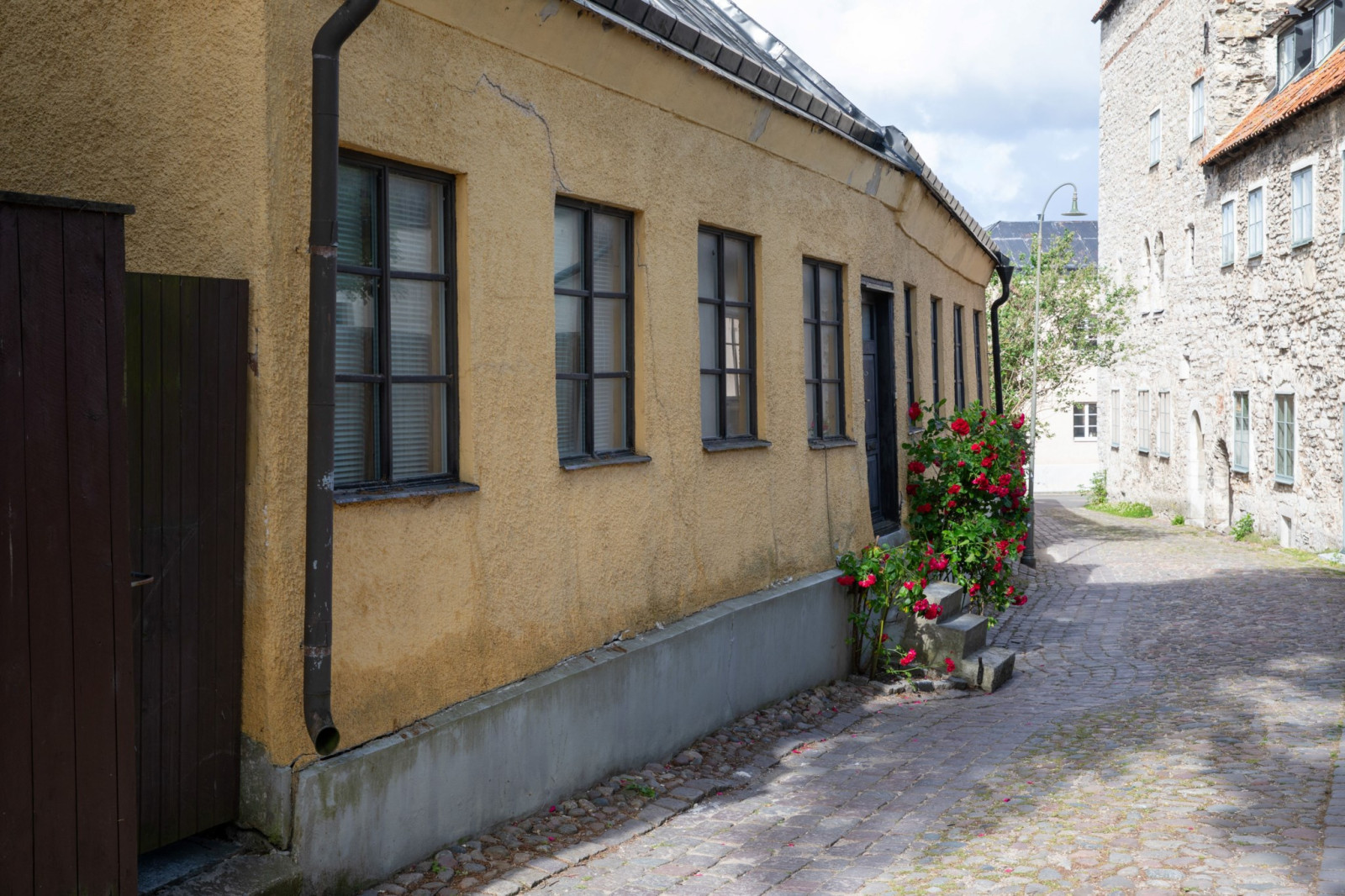 Lübska gränd, v väster, ner mot Strandgatan Lybska gränd 4