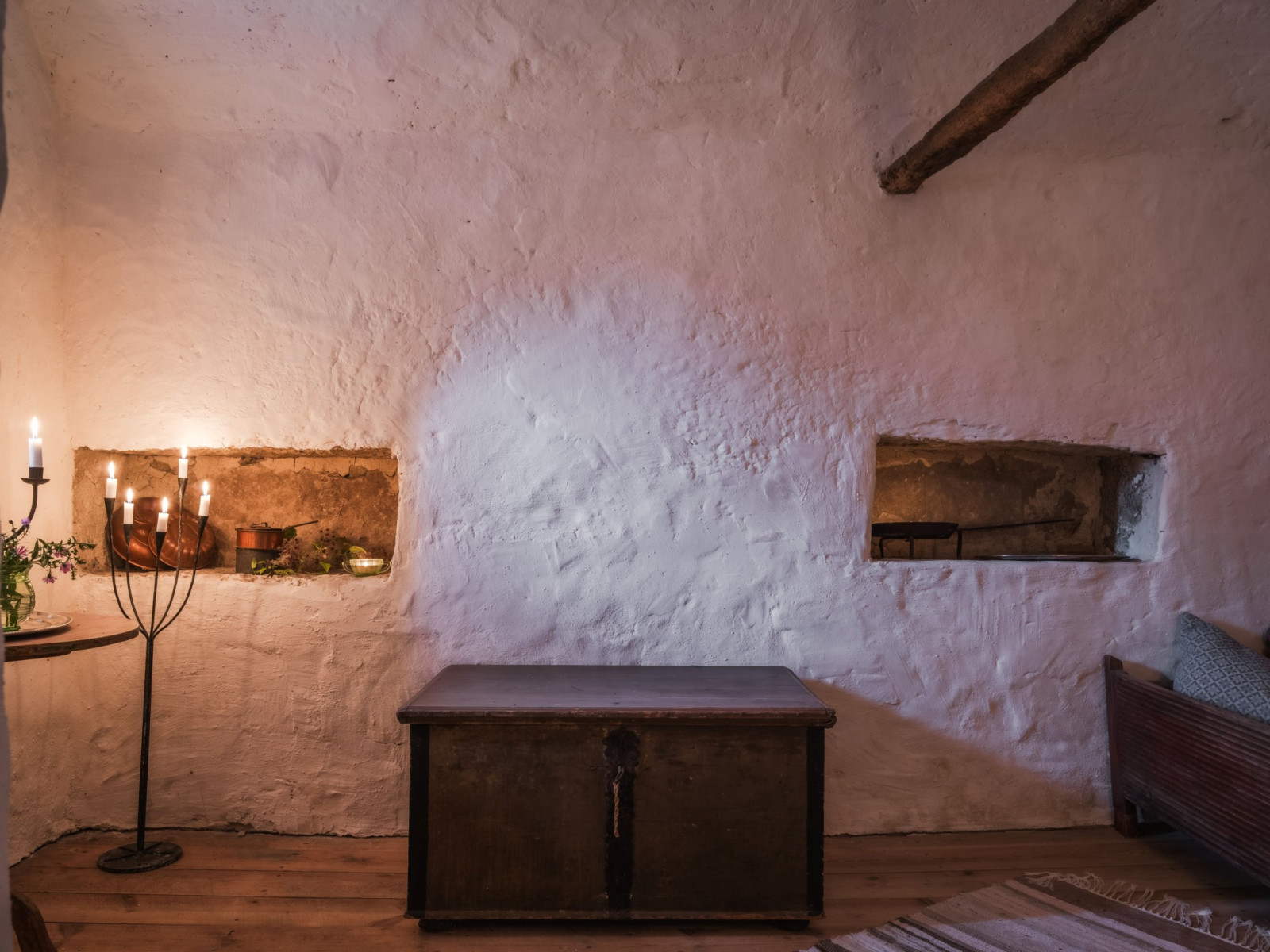 Kammare med infällda nischer i markplan Fole Vatlings 121