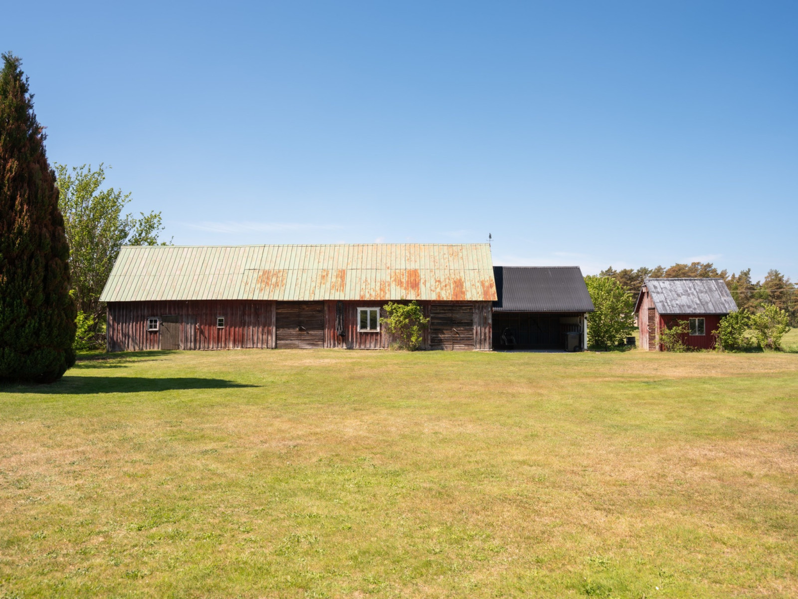Ladugård, carport och snickarbod Fårö Skär 1329 och 1331