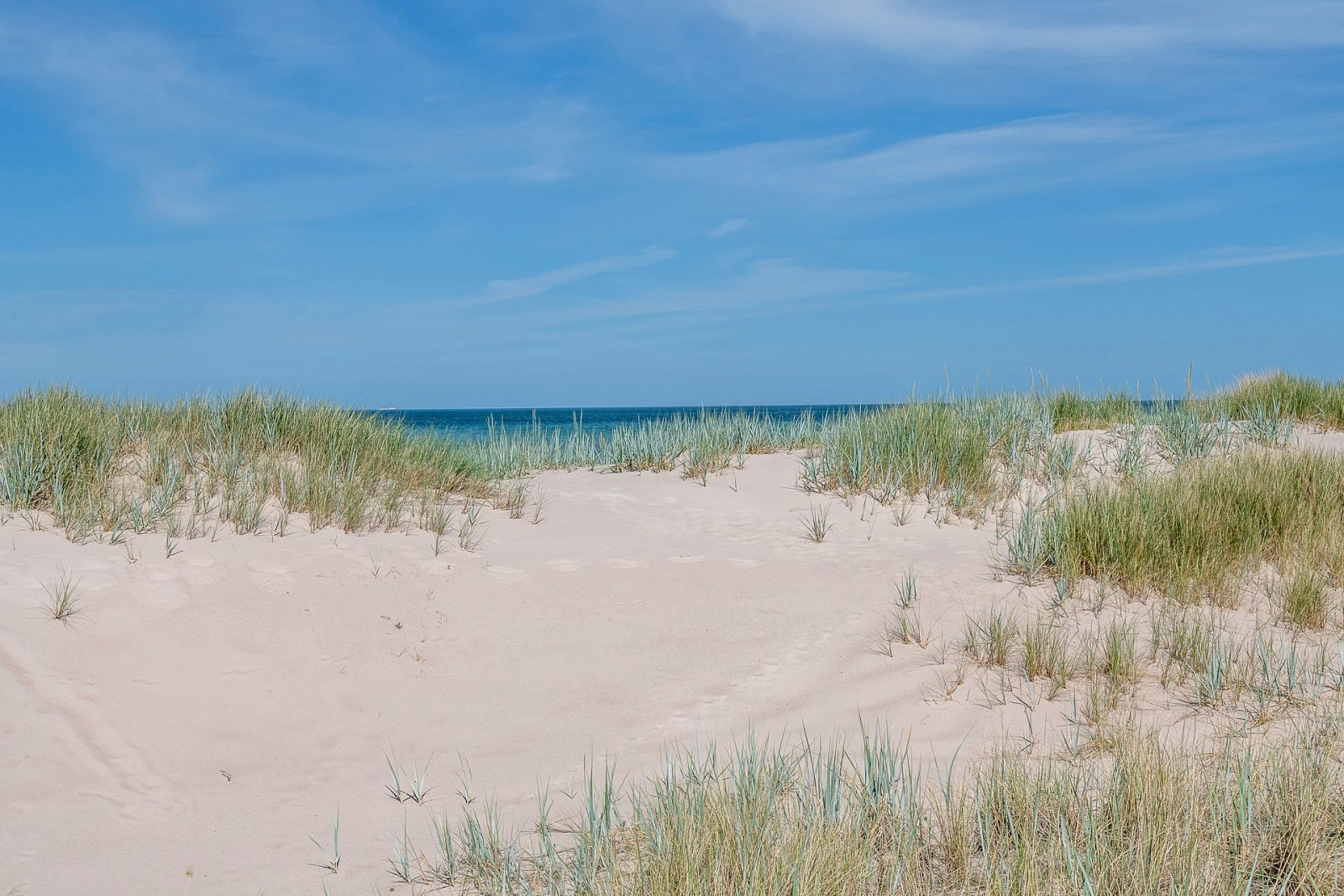 Ner till stranden är det ca 10-15 min promenad Fårö Ödehoburga 1420
