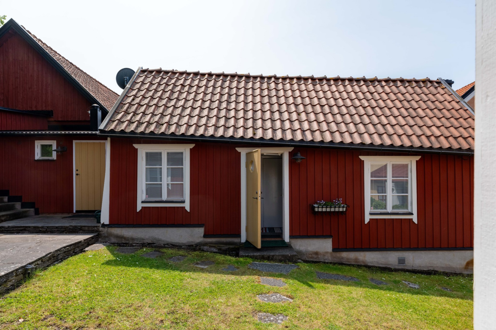 Gårdshus 1 vid parkeringen Norra Kyrkogatan 24